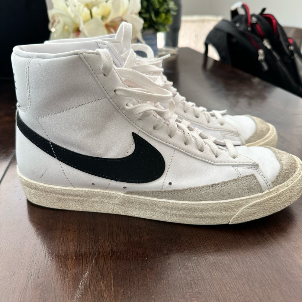 EUC Nike Blazers High tops sneakers (size EU 43)